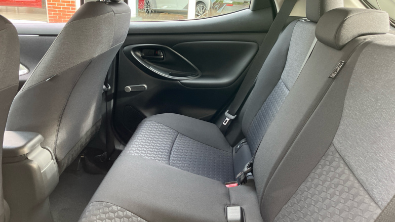 Toyota Yaris 1.5 Hybrid Icon 5dr CVT Hybrid Hatchback